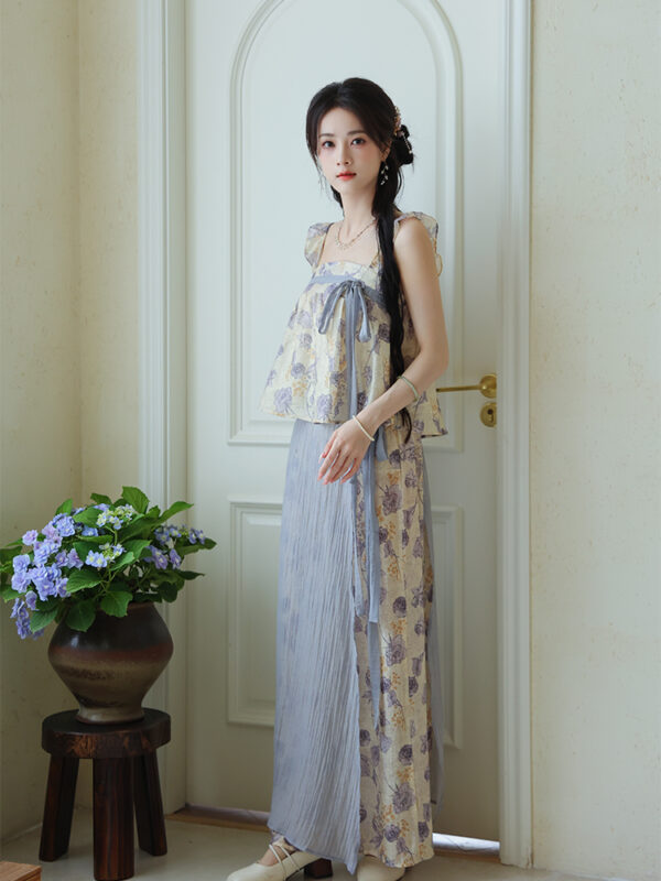 Casual Hanfu for Summer with Lilac Floral Print4.jpg