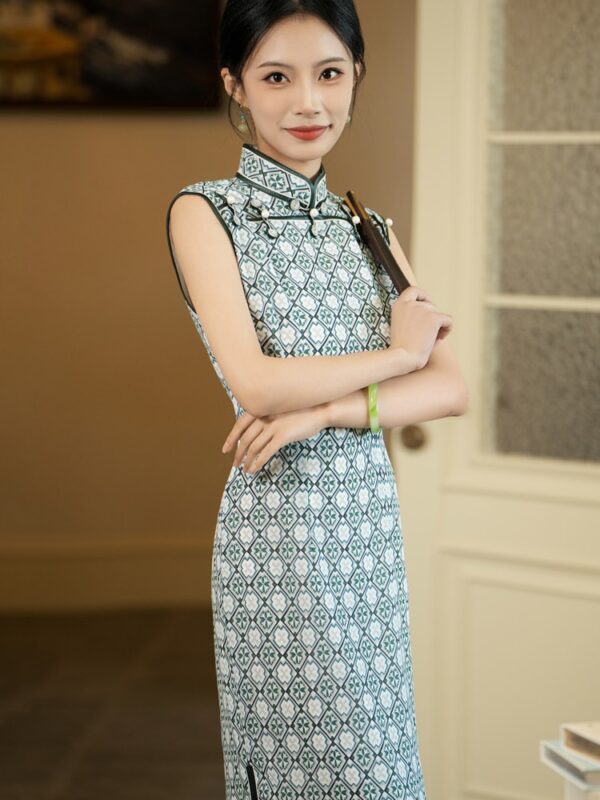 Chinese Dress Daily Slim Sleeveless Qipao3.jpg