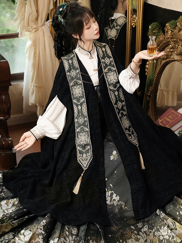 Chinese Hanfu Outfit for Women with Cloak 11.jpg Chinese Hanfu Outfit for Women with Cloak 11.jpg
