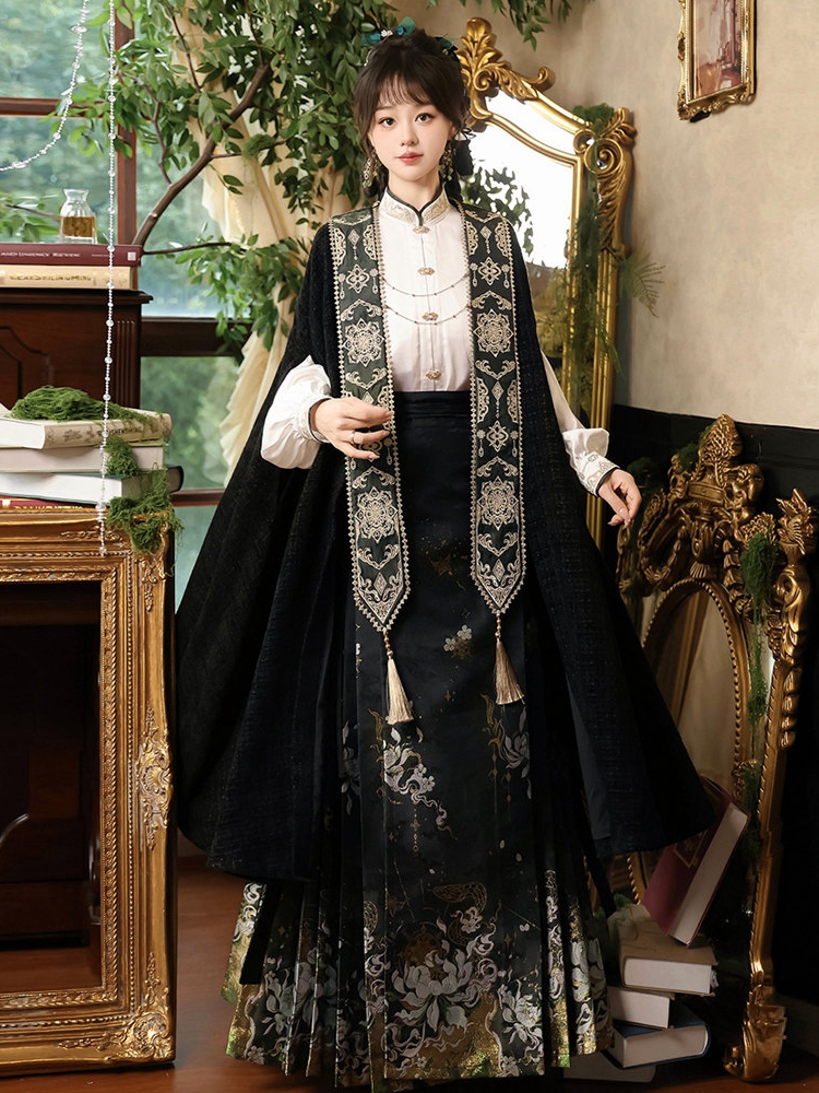 Chinese Hanfu Outfit for Women with Cloak 2.jpg Chinese Hanfu Outfit for Women with Cloak 2.jpg