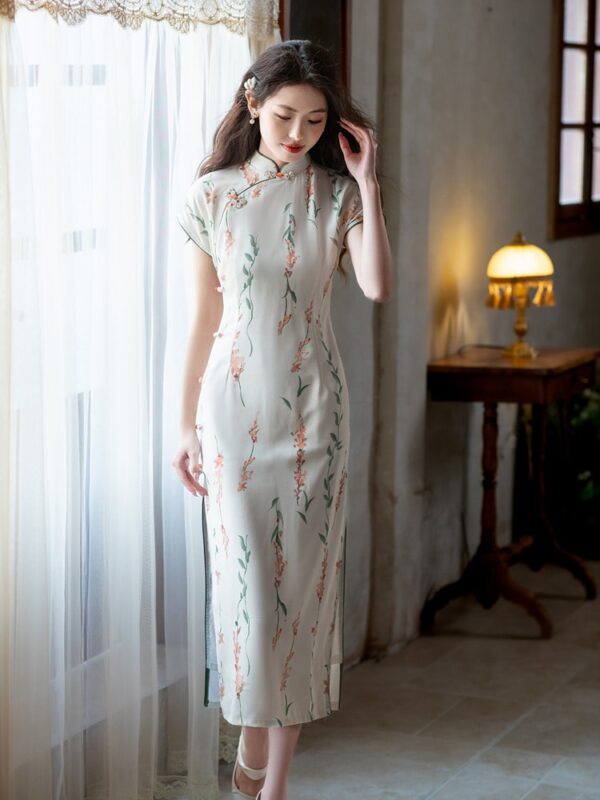 Chinese Qi Pao Fashion Improved Cheongsam1.jpg