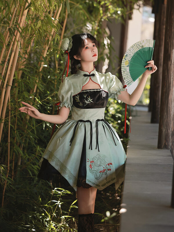 Chinese Style Embroidered Lolita Dress Girl 3.jpg