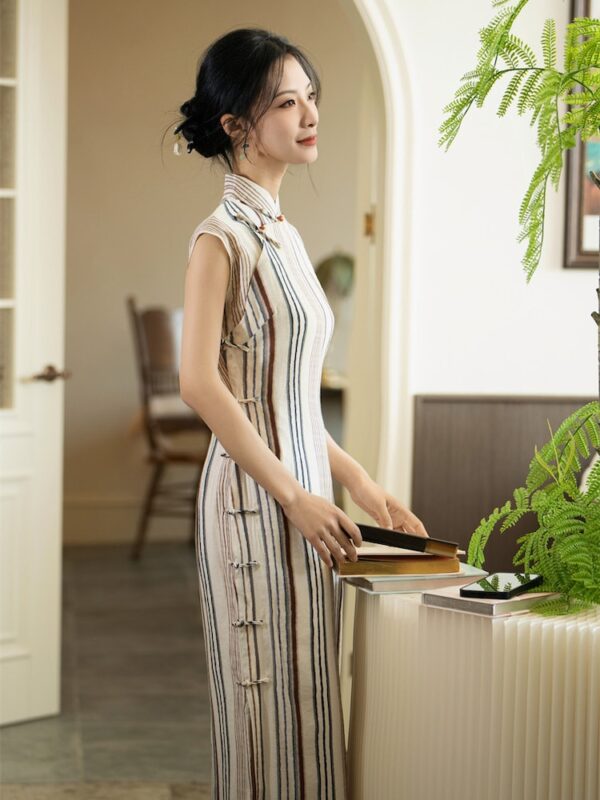 Elegant Cotton Cheongsam Modern Striped Qipao3.jpg