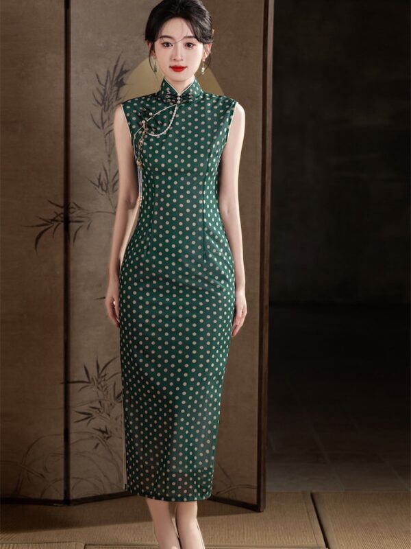 Elegant Green Dress Modern Sleeveless Qipao1.jpg