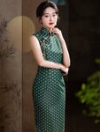 Elegant Green Dress Modern Sleeveless Qipao1.jpg
