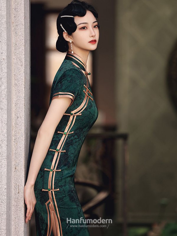 Green Cheongsam 3 1.jpg Green Cheongsam 3 1.jpg