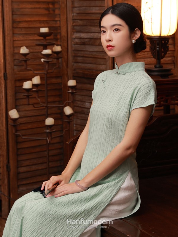 HQ green cheongsam 1.jpg