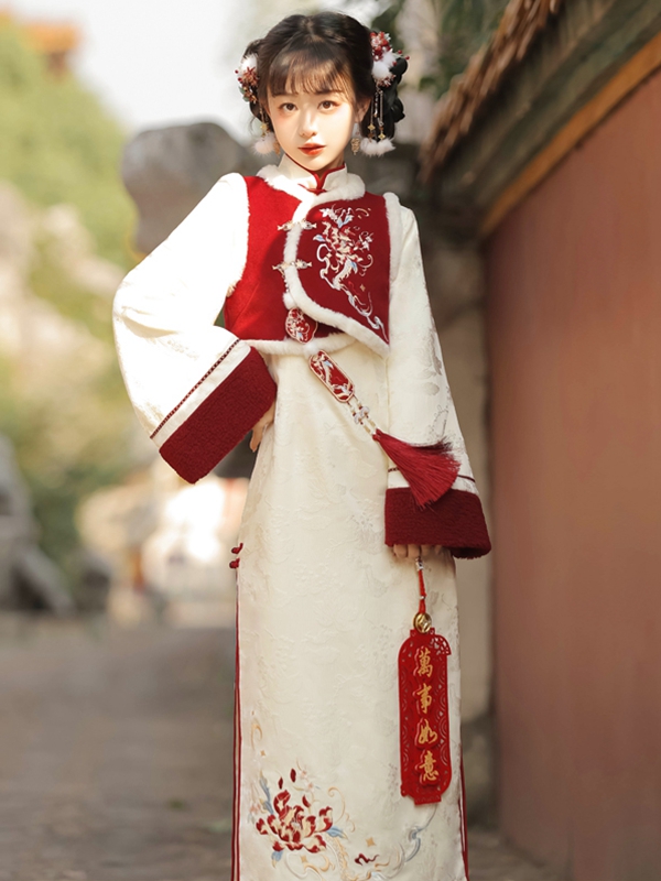 Hanfumodern Chinese new year dress women 3.jpg Hanfumodern Chinese new year dress women 3.jpg
