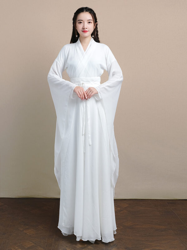 Hanfumodern white dance dress 1.jpg