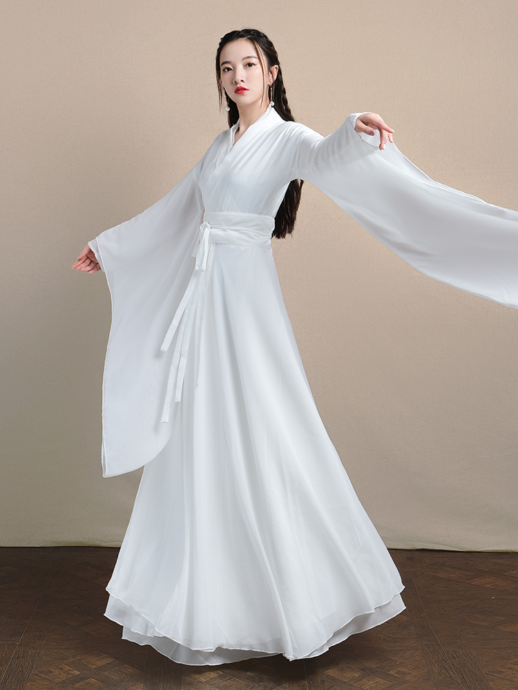 Hanfumodern white dance dress 2.jpg Hanfumodern white dance dress 2.jpg