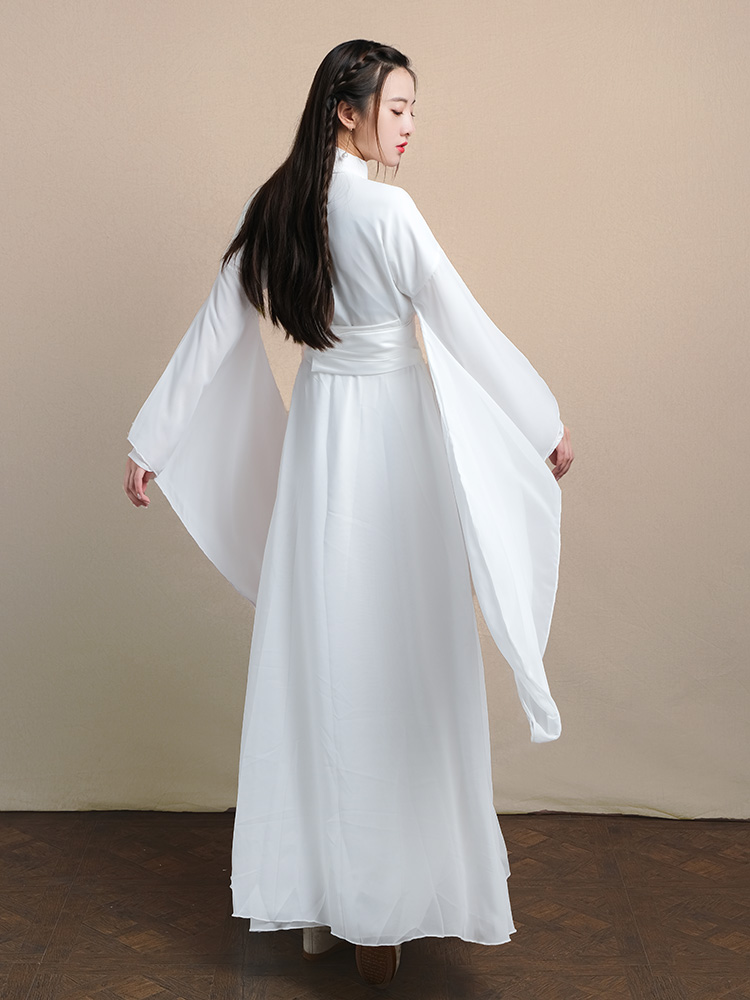 Hanfumodern white dance dress 4.jpg Hanfumodern white dance dress 4.jpg