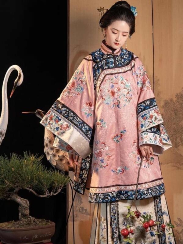 Manchu Dynasty Clothing Qing Dynasty Ancient Costume1.jpg