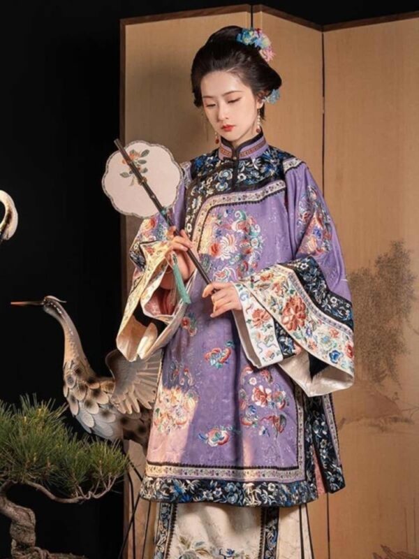 Manchu Dynasty Clothing Qing Dynasty Ancient Costume2.jpg