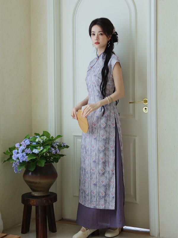 Modern Ao Dai Dress with Vintage Floral Pattern1.jpg