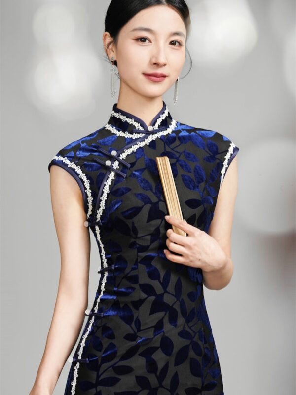 Modern Blue Cheongsam Dress Floral Velvet Qipao4.jpg