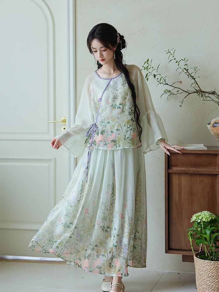 Modern Hanfu Outfit Embroidered Tea Dress4.jpg Modern Hanfu Outfit Embroidered Tea Dress4.jpg