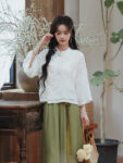 Modern Hanfu Outfit Female with Embroidered Top6.jpg