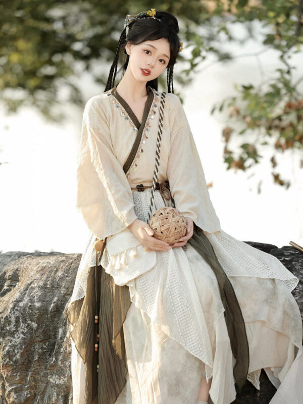 Modernised Hanfu Outfit For Women 3.jpg