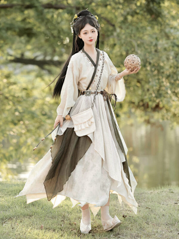 Modernised Hanfu Outfit For Women 5.jpg