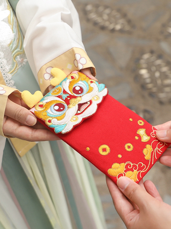 Red Chinese Envelopes Creative Embroidered Wedding Hongbao 3.jpg Red Chinese Envelopes Creative Embroidered Wedding Hongbao 3.jpg