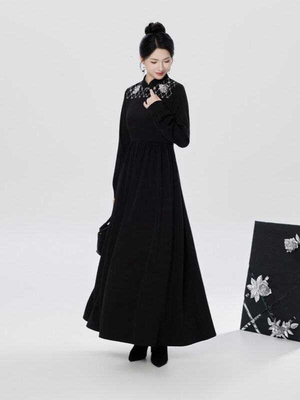Simple Elegant Black Dress b 9.jpg