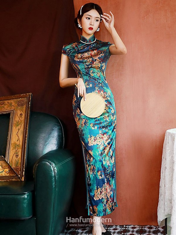 Traditional Chinese Qipao 3 1.jpg Traditional Chinese Qipao 3 1.jpg