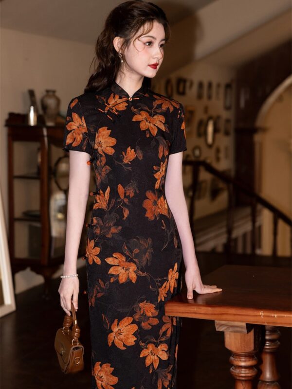 Vintage Women Cheongsam Dress with Short Sleeves2.jpg