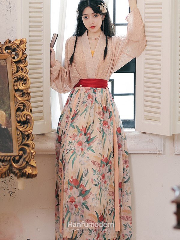 ancient chinese female clothing 2.jpg