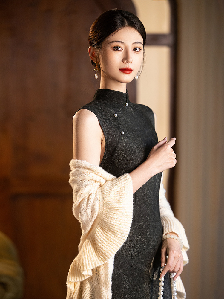 black sleeveless cheongsam a 2.jpg black sleeveless cheongsam a 2.jpg