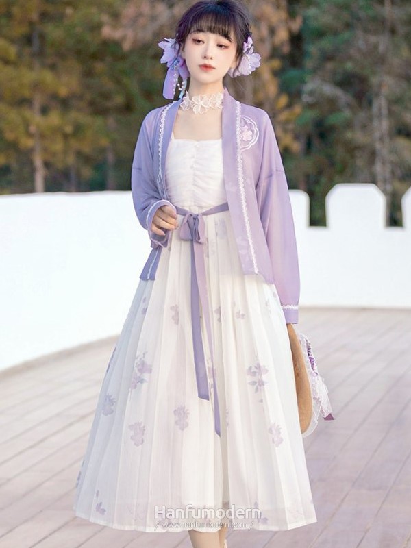 chinese attire female 1.jpg