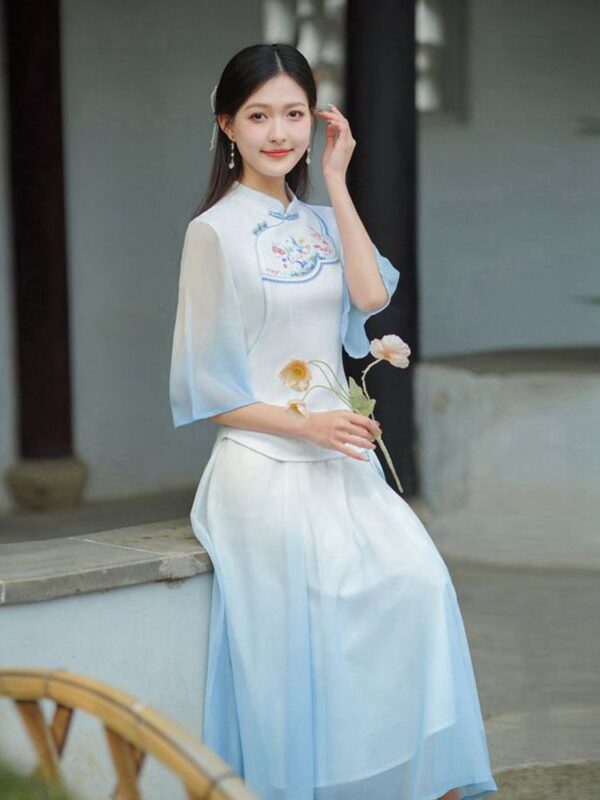 chinese womens dress 2.jpg