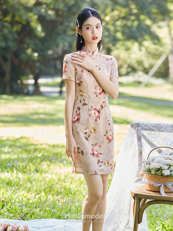 elegant cheongsam 1.jpg