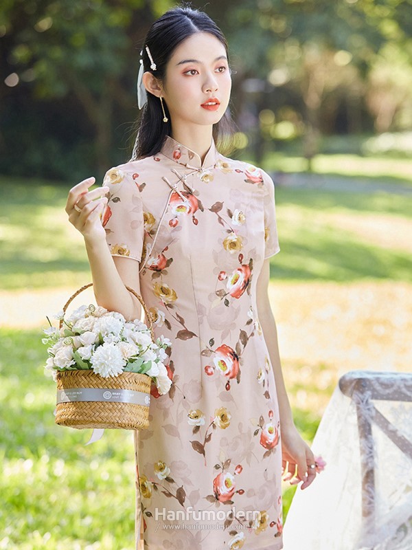elegant cheongsam 3.jpg elegant cheongsam 3.jpg
