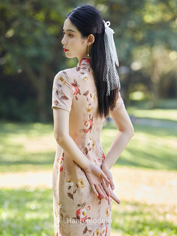 elegant cheongsam 4.jpg elegant cheongsam 4.jpg