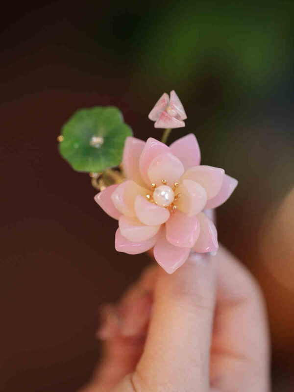 fresh lotus hairclip chinese style hair accessories1.jpg