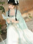 green modern hanfu 1.jpg