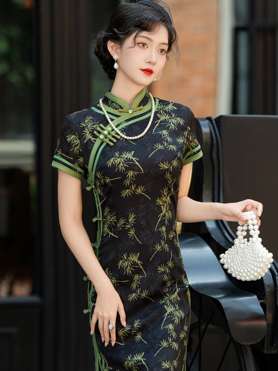green qipao 2.jpg green qipao 2.jpg