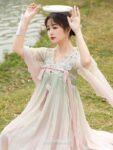 hanfu women 1 1.jpg