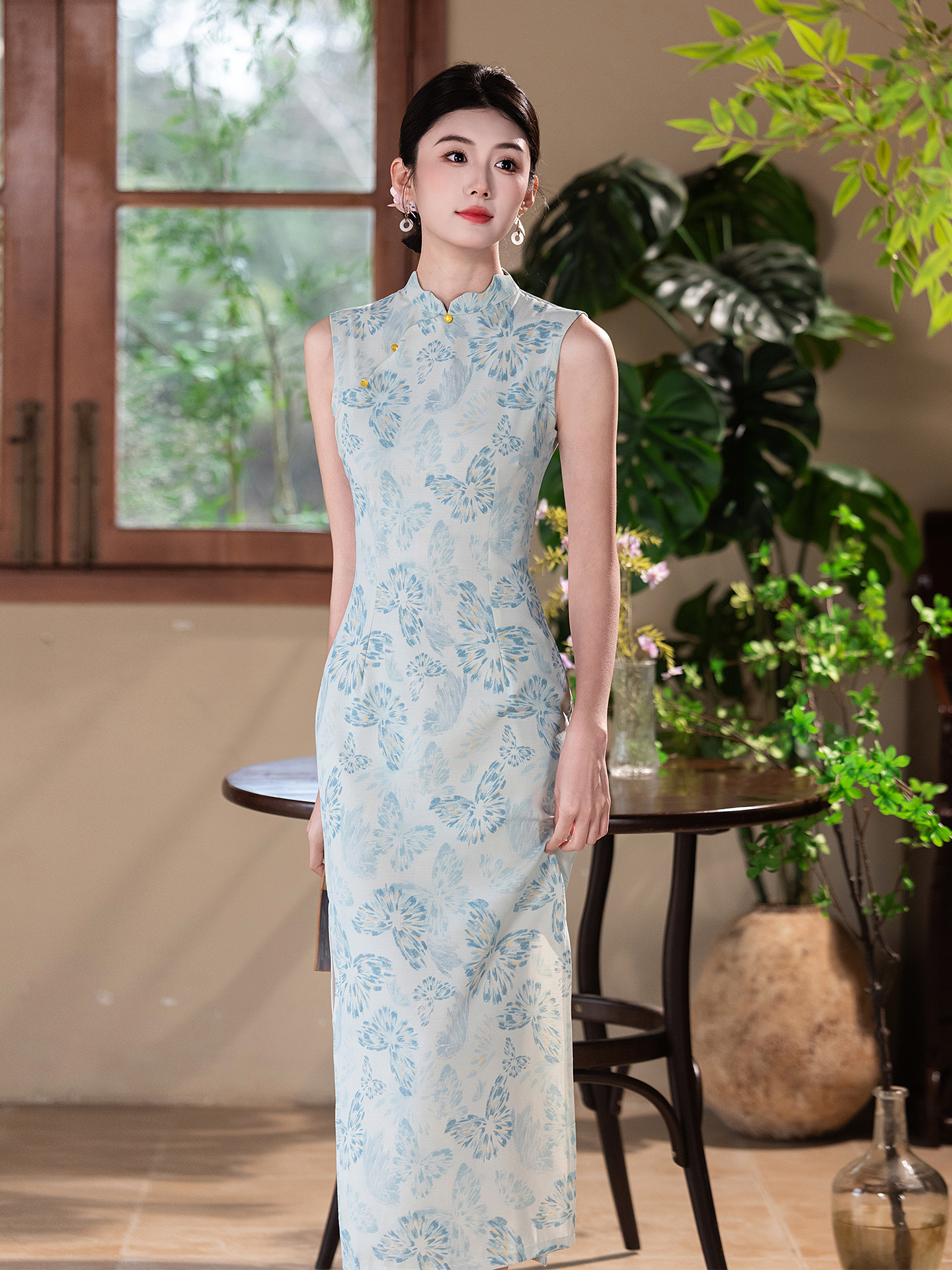 ic1013 qipao blue full body indoor.jpg ic1013 qipao blue full body indoor.jpg