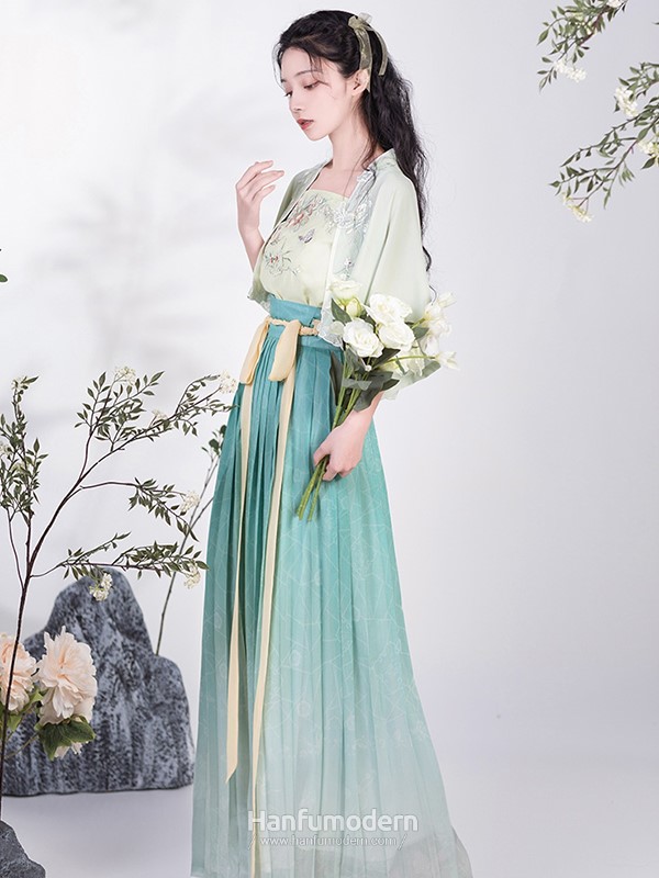modern style hanfu 1 2.jpg modern style hanfu 1 2.jpg