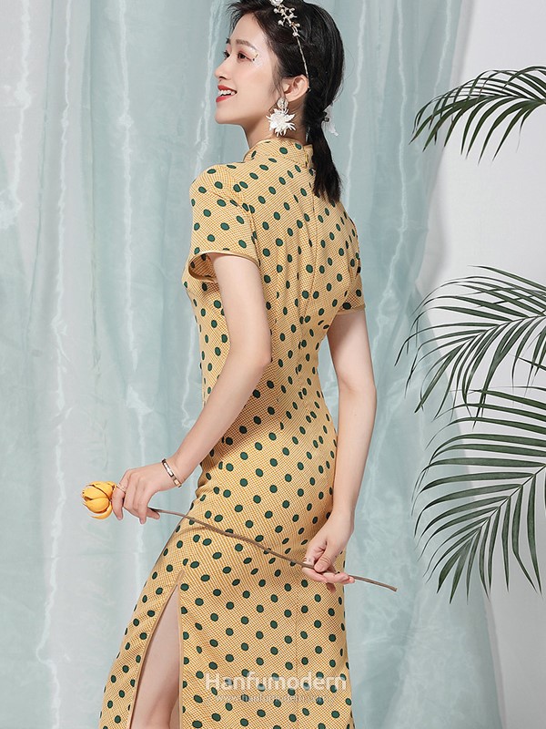 modern yellow qipao 5.jpg modern yellow qipao 5.jpg
