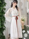 modernized hanfu 1.jpg