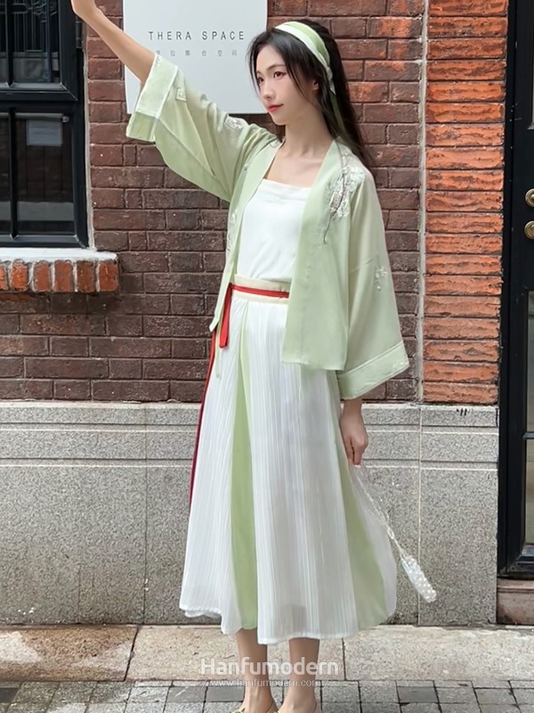 modernized hanfu 3 1.jpg modernized hanfu 3 1.jpg
