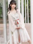 modernized hanfu 1.jpg