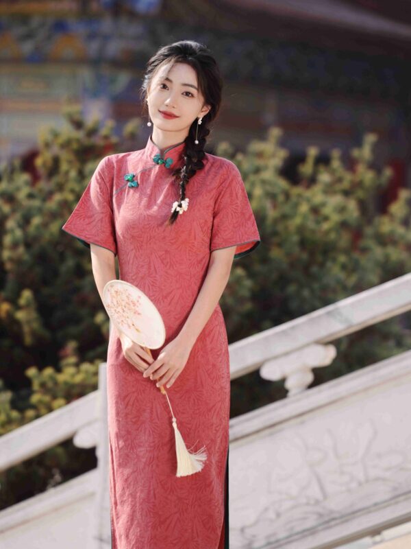 qipao chinese traditional dress 1.jpg