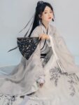 traditional hanfu 1.jpg