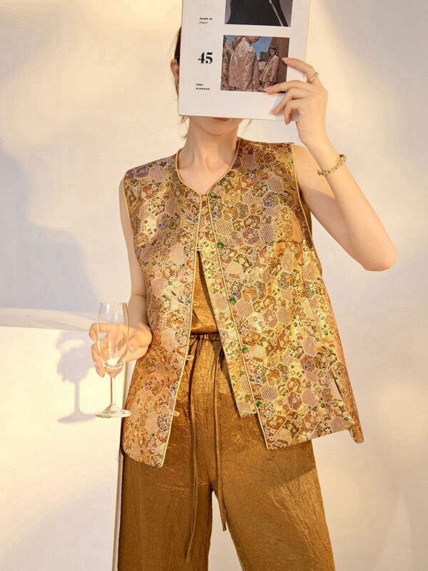 vest women A 7.jpg